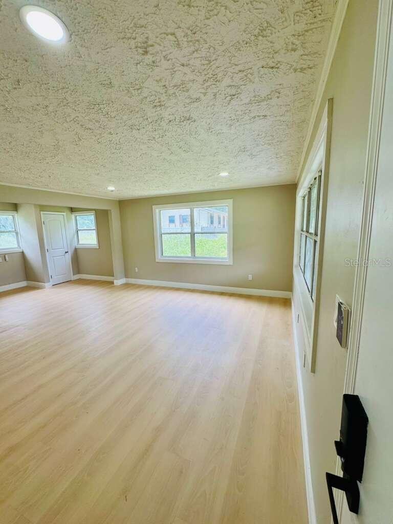 Image 4 of 26 For 4910 Huppel Avenue