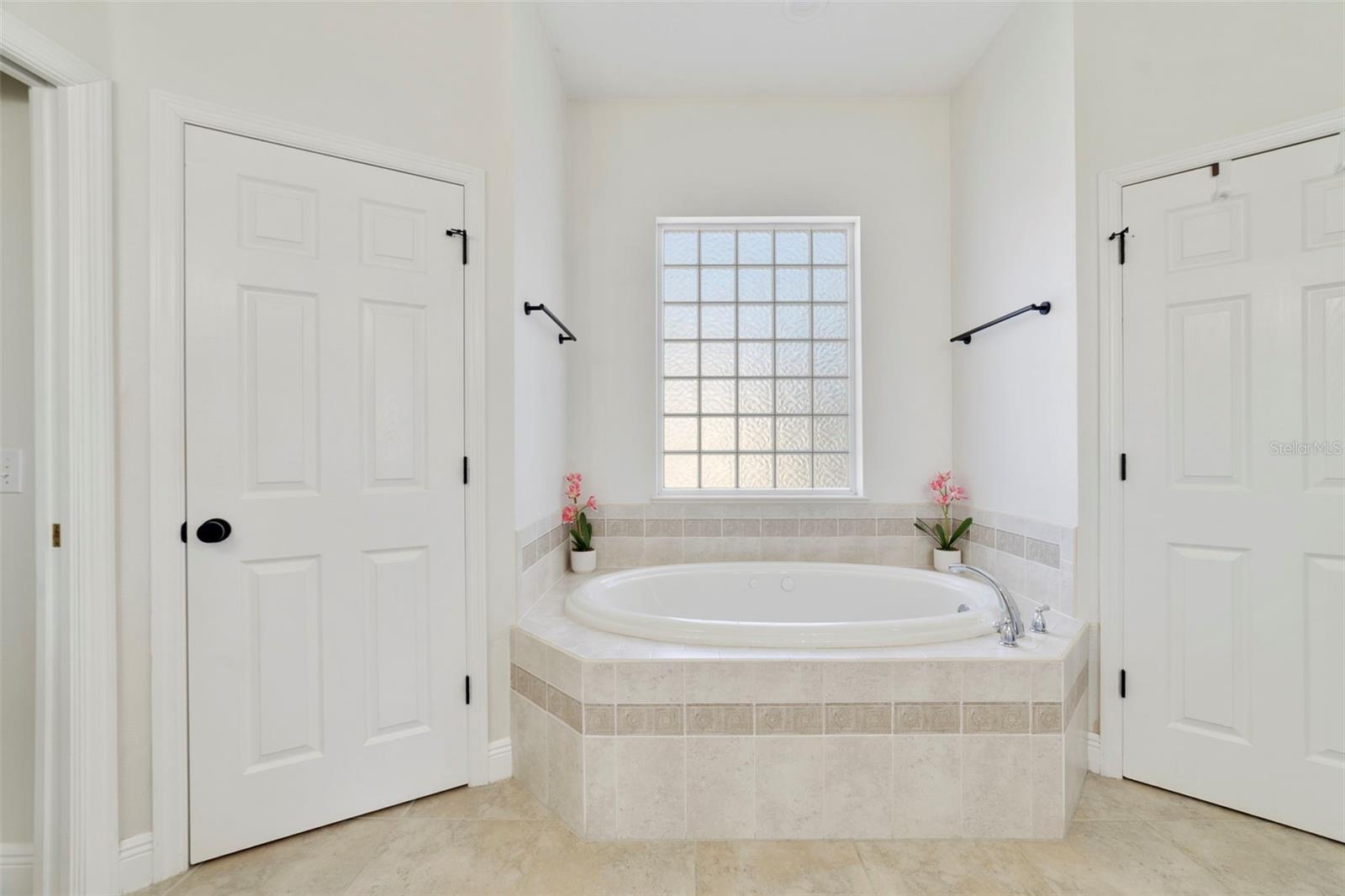 Image 14 of 29 For 1401 Hidden Oaks Bend