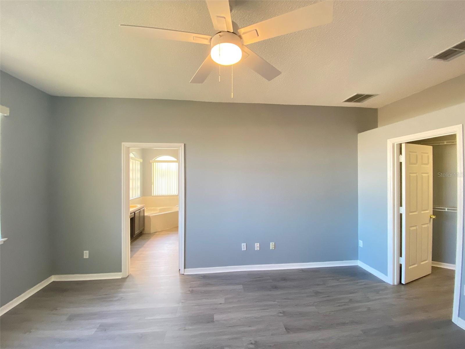 Image 11 of 39 For 13431 Meadow Bay Loop