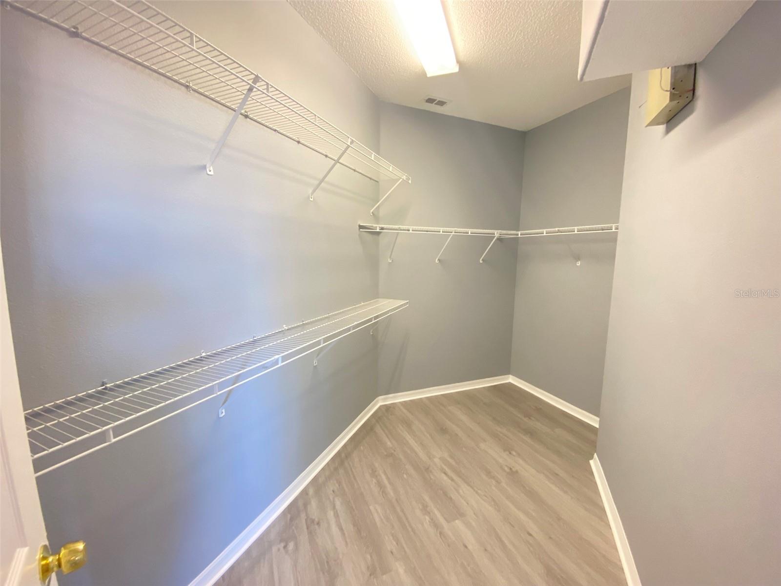 Image 13 of 39 For 13431 Meadow Bay Loop