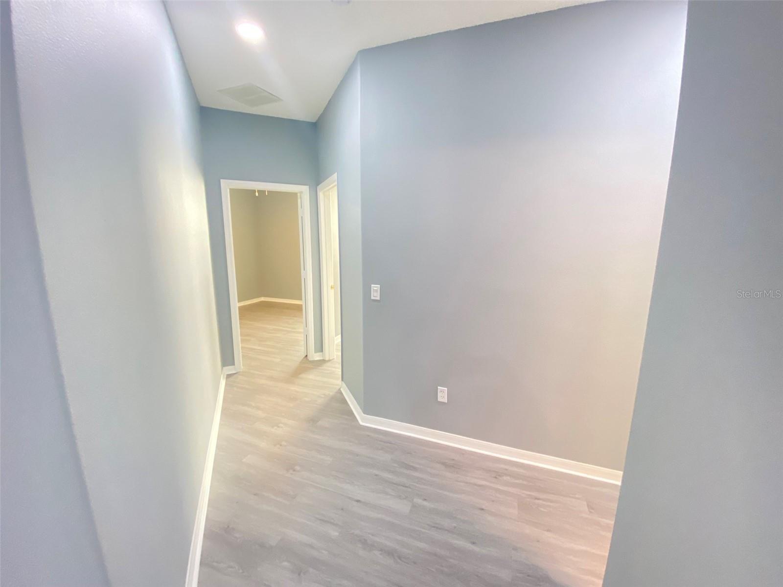 Image 22 of 39 For 13431 Meadow Bay Loop