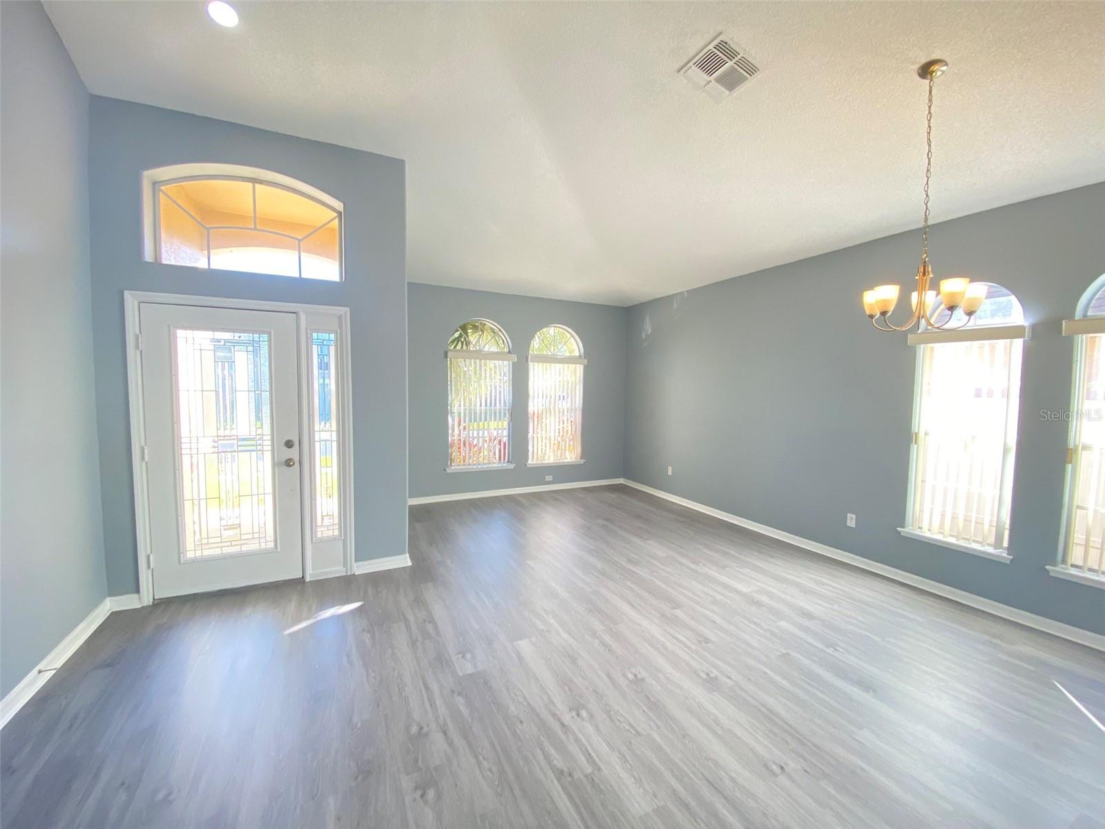 Image 6 of 39 For 13431 Meadow Bay Loop