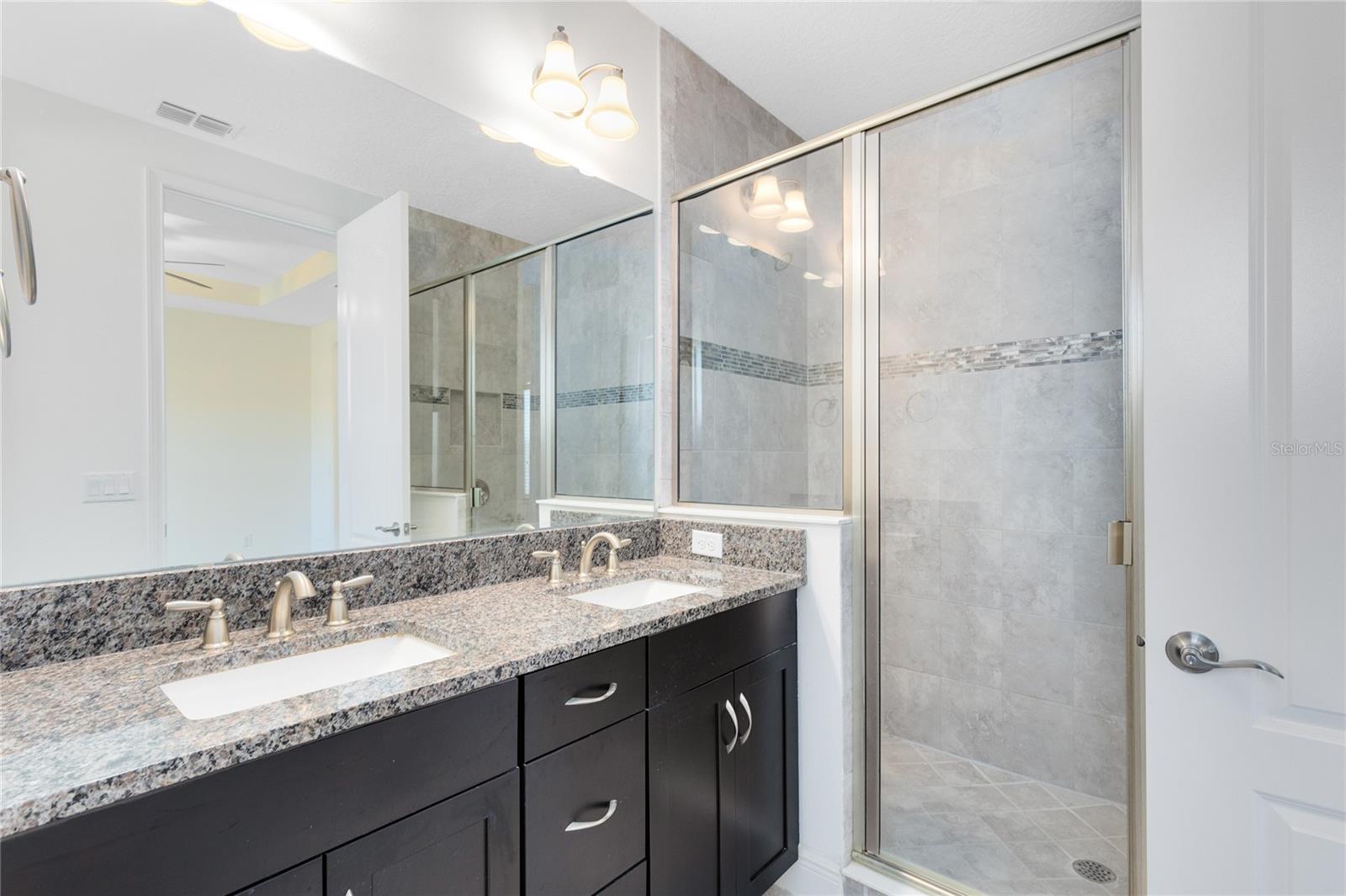 Image 11 of 29 For 13969 Arclid Street