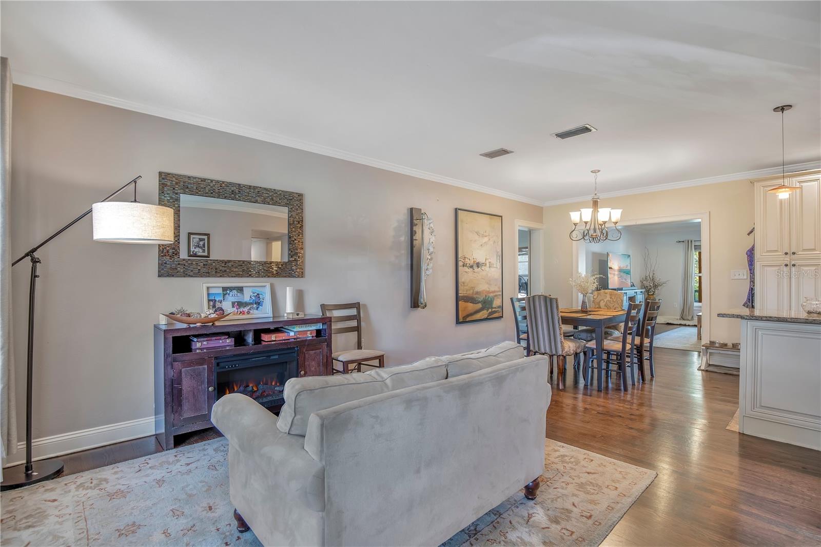 Image 11 of 45 For 419 Page Street