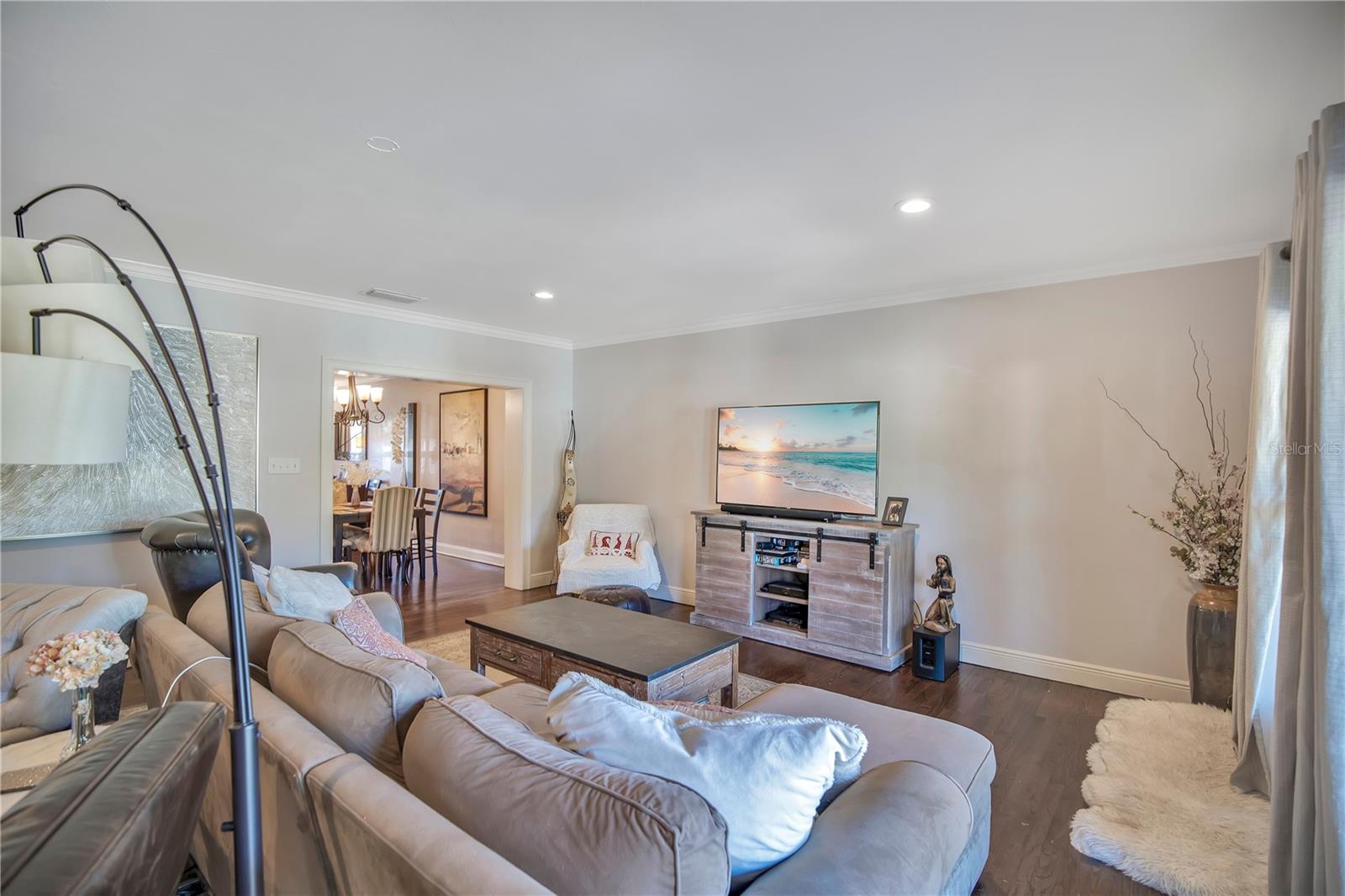 Image 9 of 45 For 419 Page Street