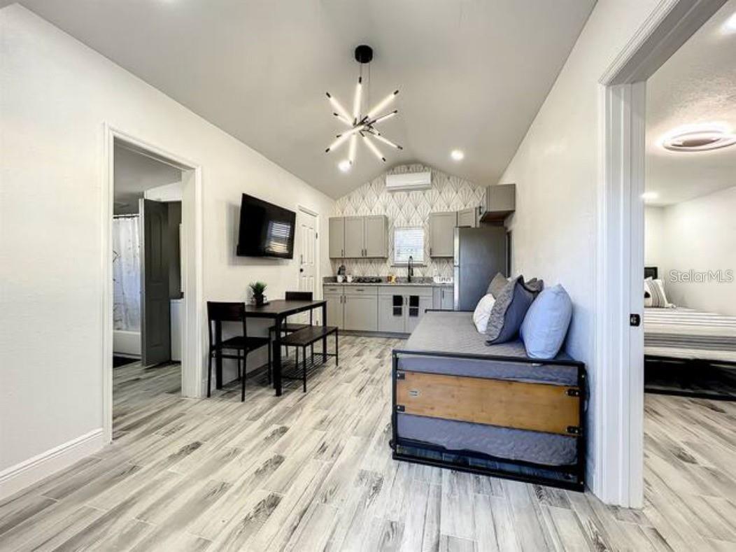 Image 27 of 68 For 2008 Page Avenue