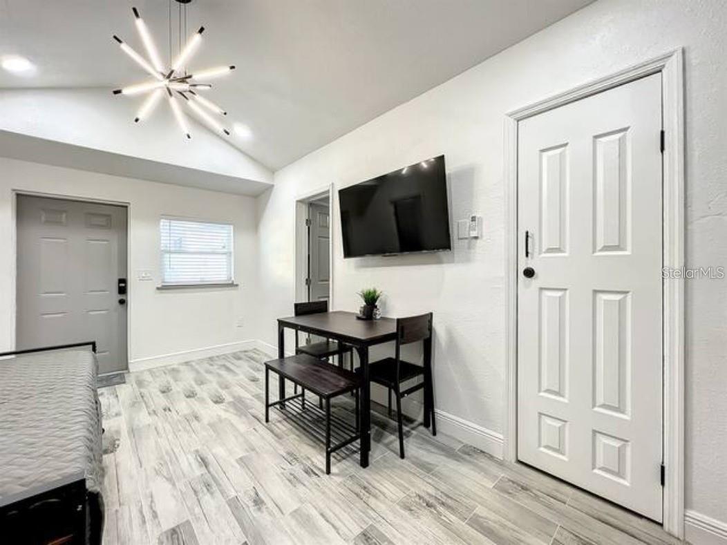 Image 28 of 68 For 2008 Page Avenue