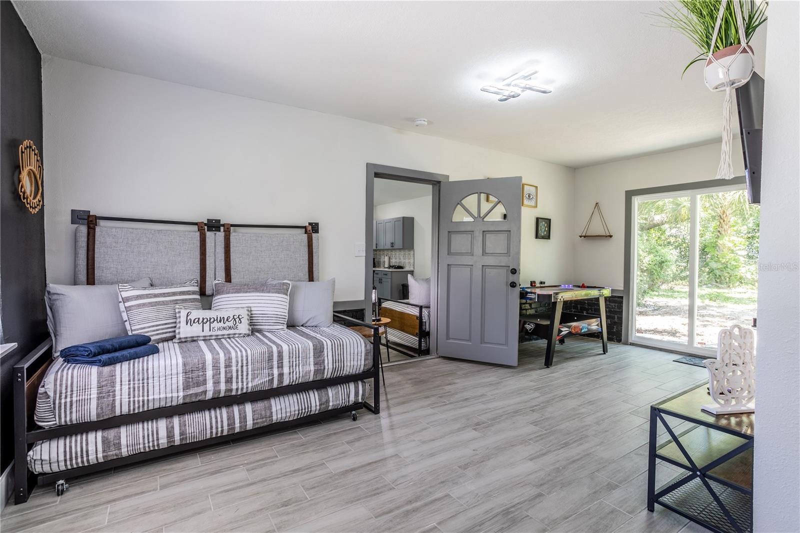 Image 31 of 48 For 1213 Corbett Lane