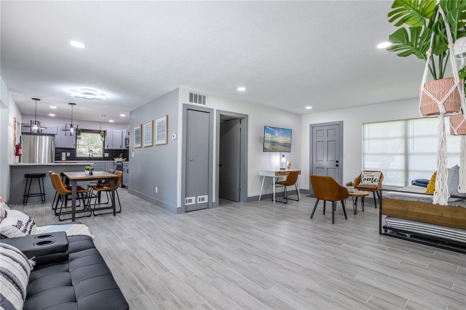 Image 4 of 48 For 1213 Corbett Lane