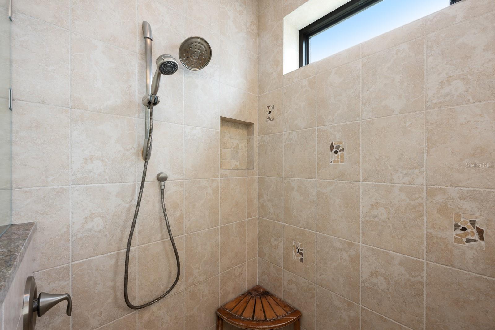 Image 12 of 32 For 675 Overspin Drive