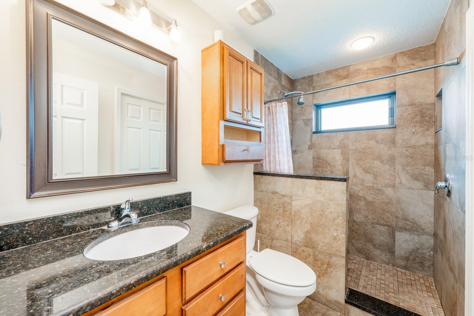 Image 17 of 32 For 675 Overspin Drive