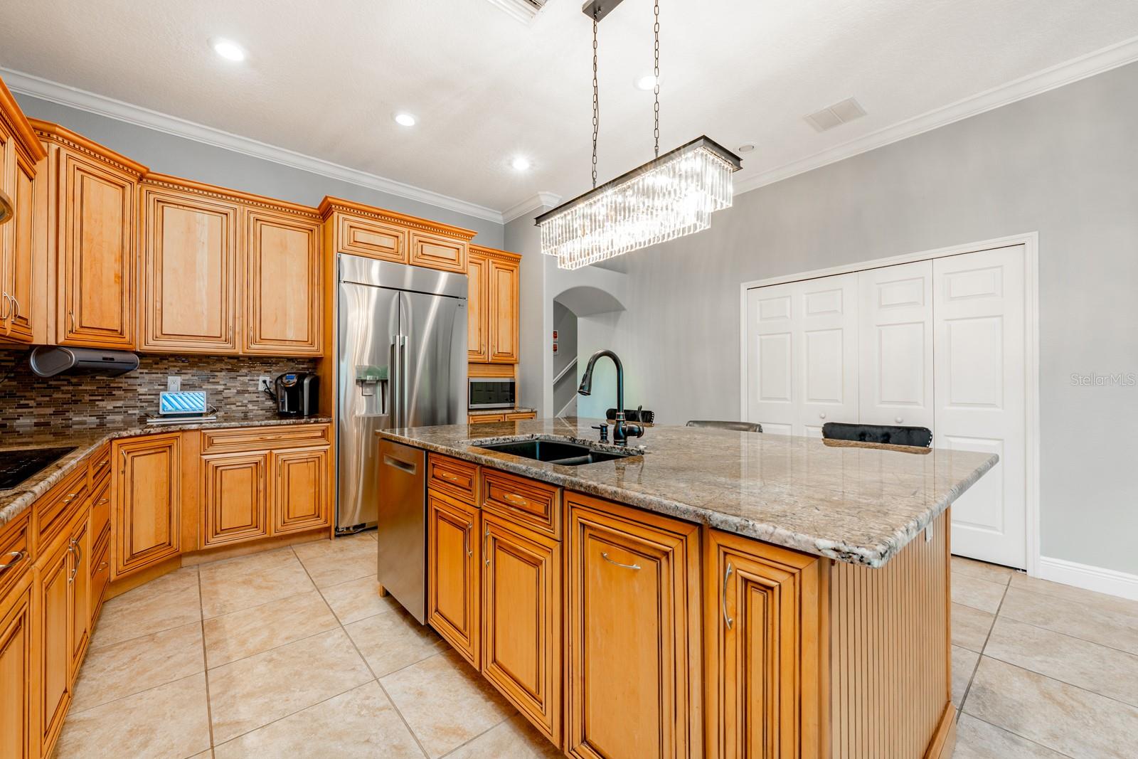 Image 5 of 32 For 675 Overspin Drive