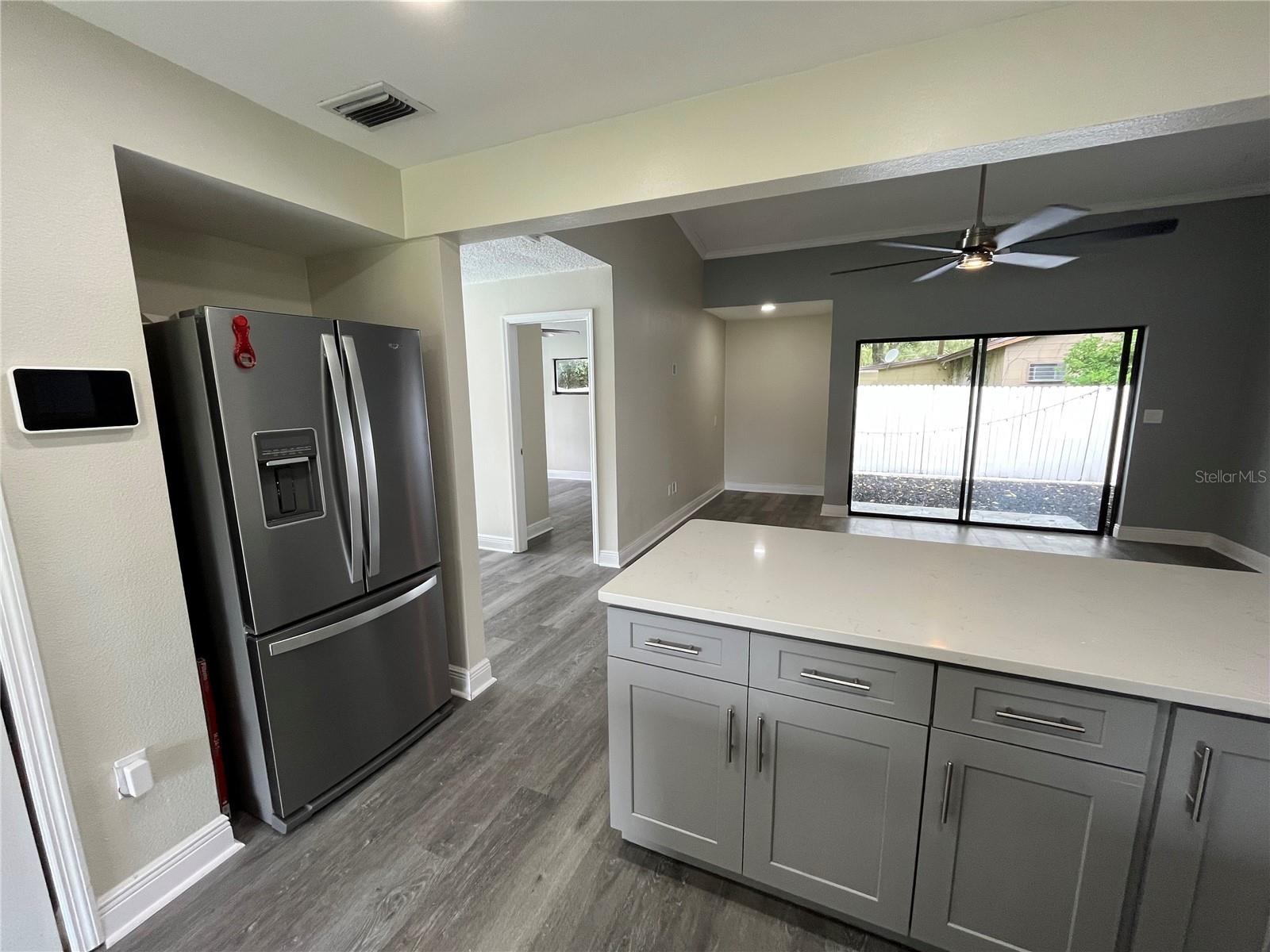 Image 5 of 22 For 2606 Sheffield Ave