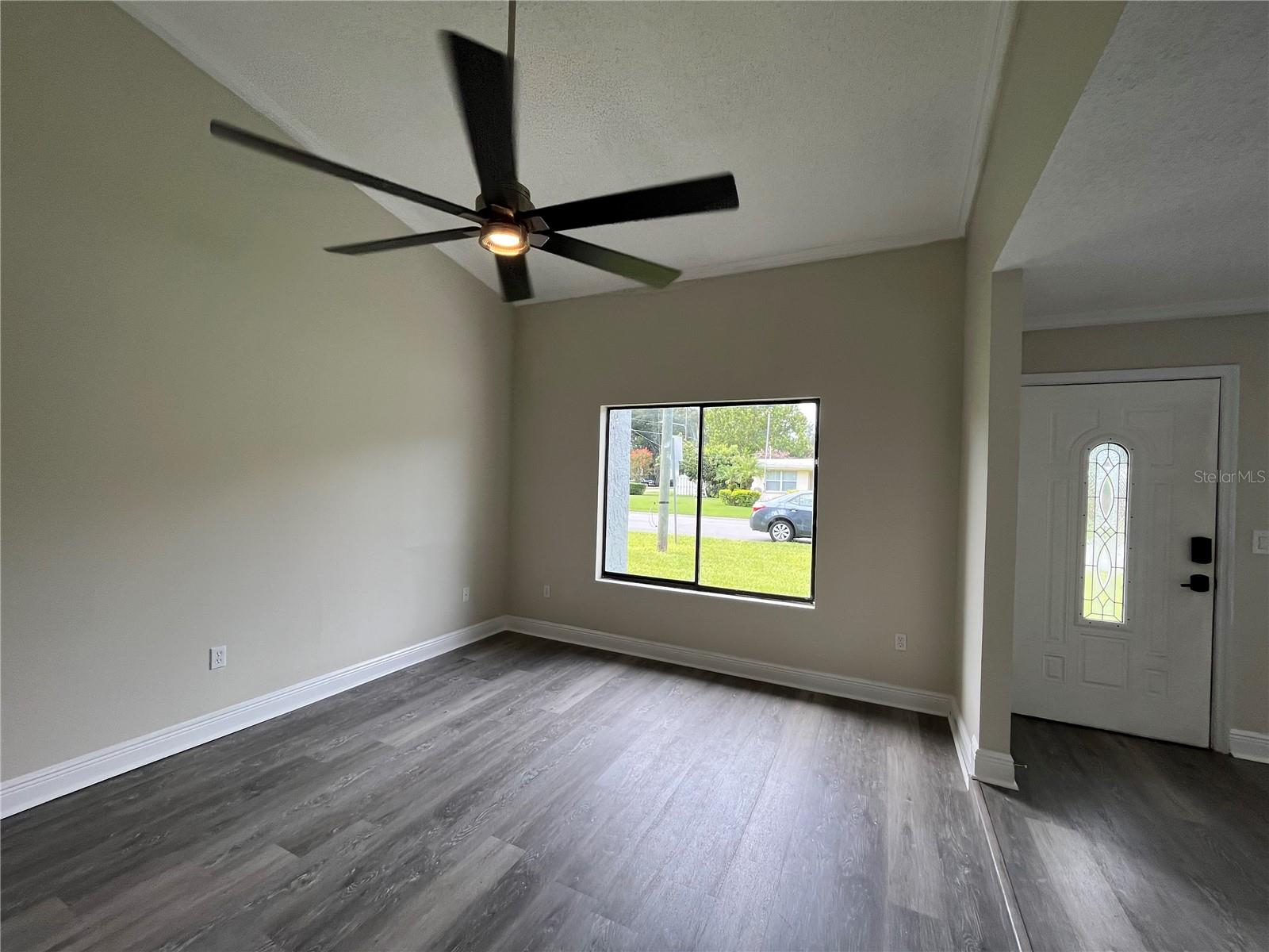 Image 8 of 22 For 2606 Sheffield Ave