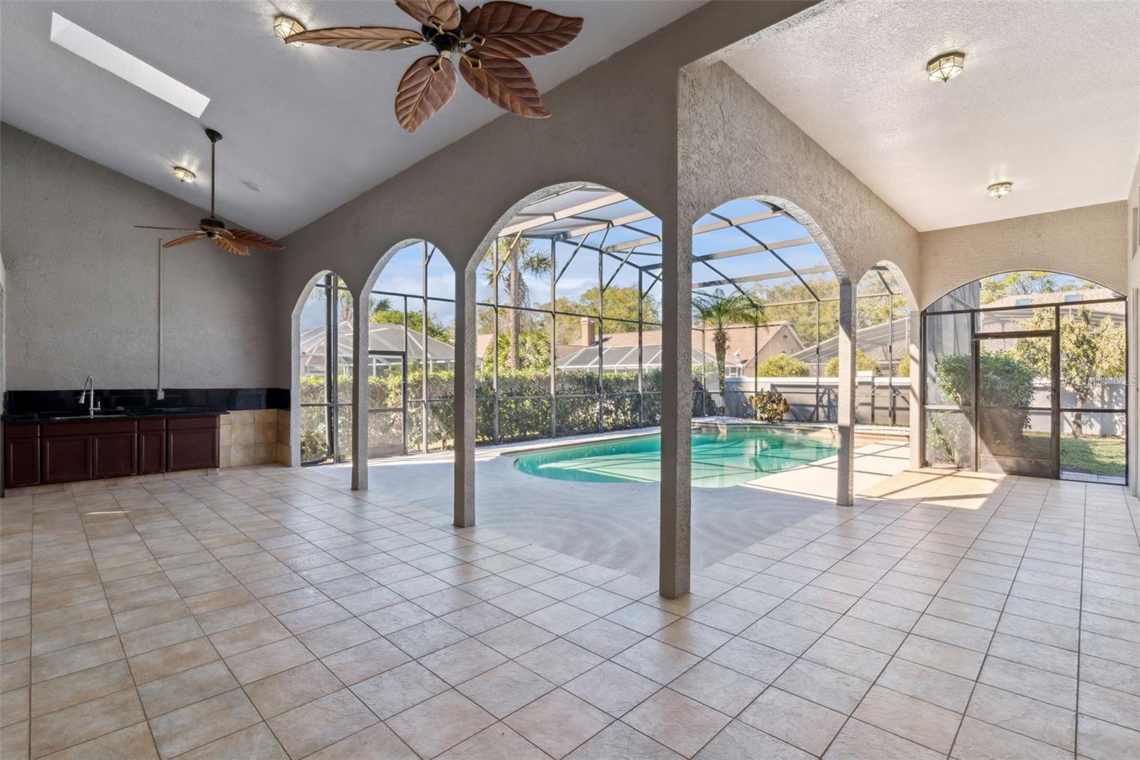 Image 21 of 29 For 6609 Fairway Cove Drive