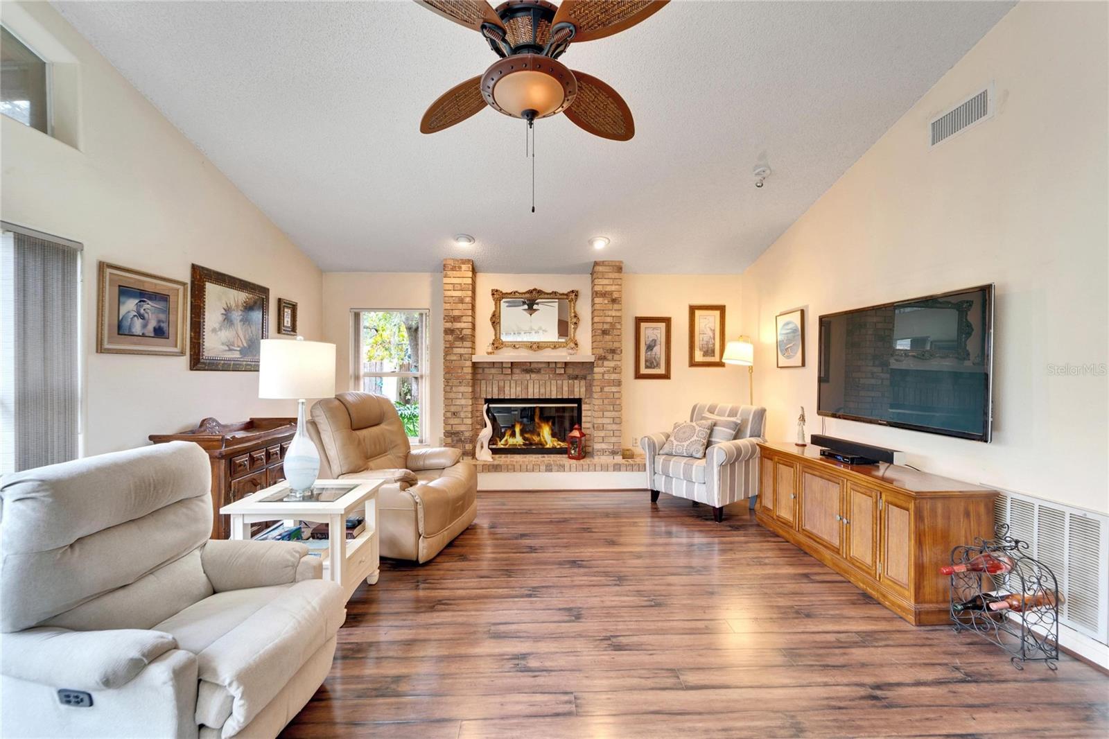 Image 7 of 73 For 2913 Aston Avenue