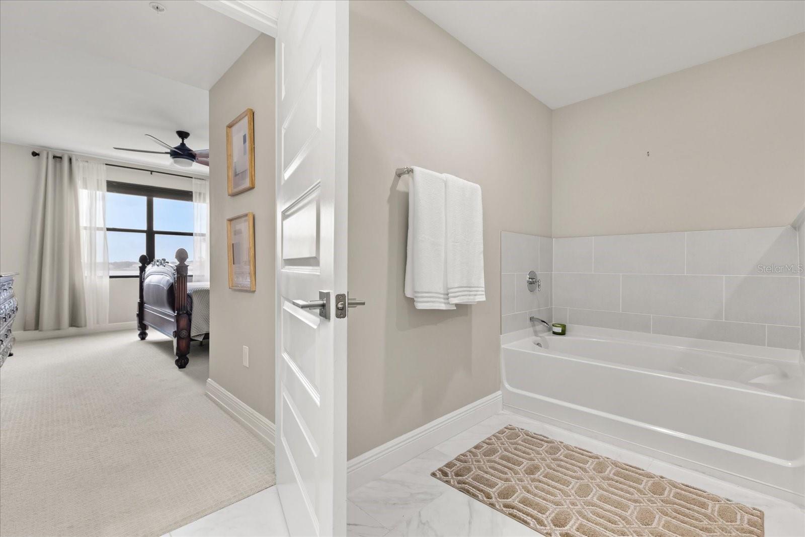 Image 17 of 24 For 16300 County Road 455 204