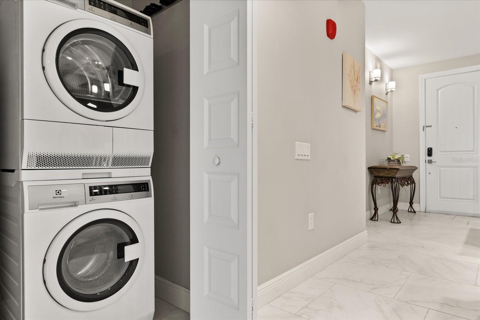 Image 19 of 24 For 16300 County Road 455 204