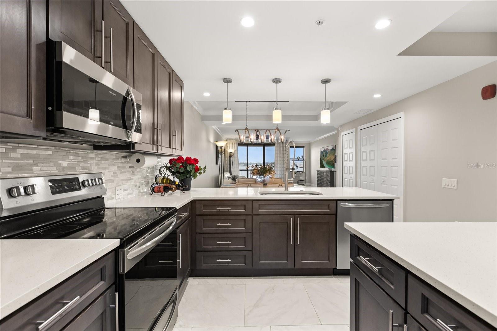 Image 2 of 24 For 16300 County Road 455 204