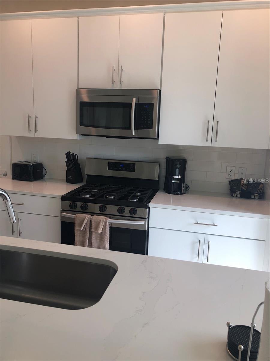 Image 12 of 45 For 820 Driving Range Court