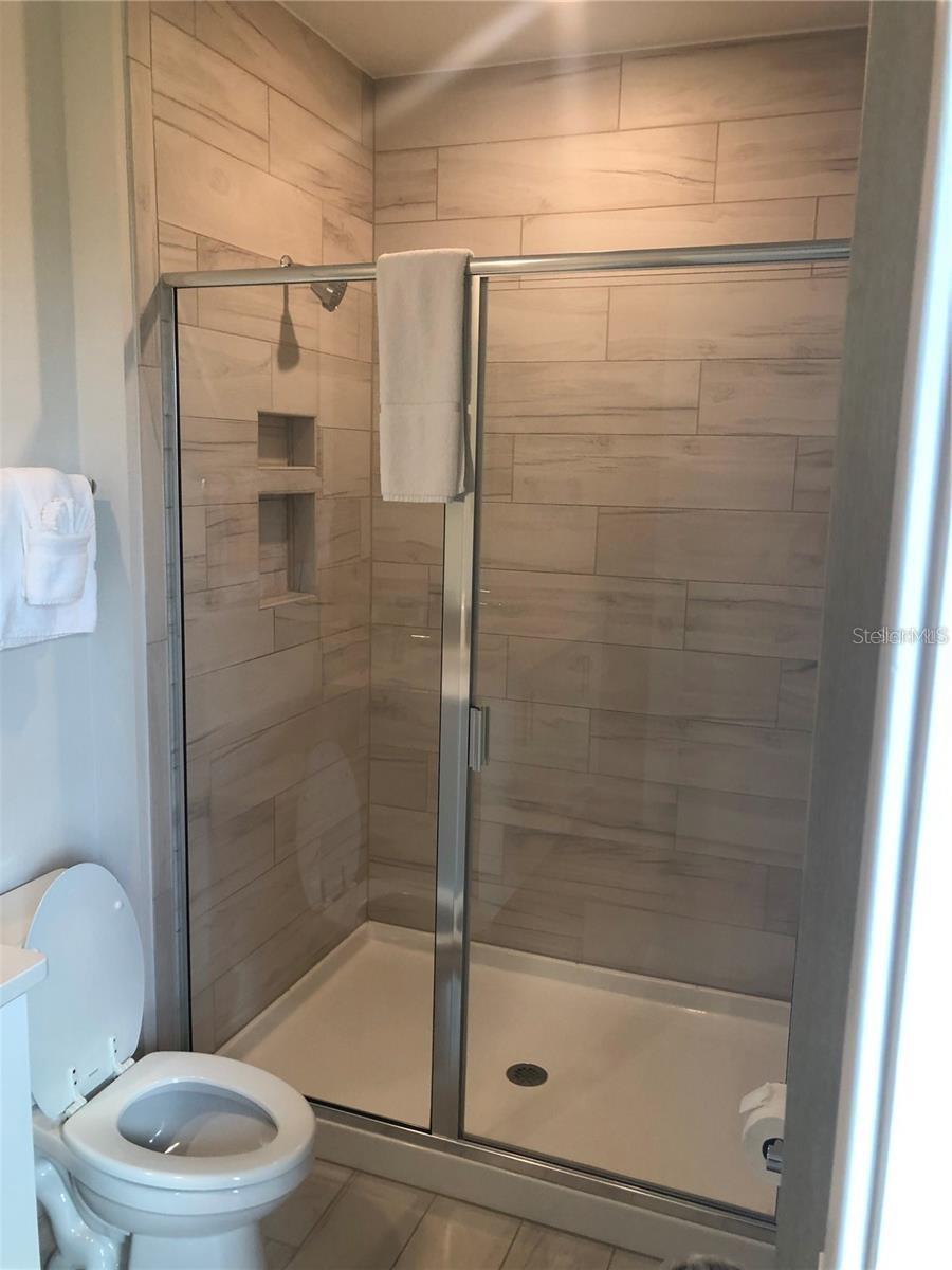 Image 23 of 45 For 820 Driving Range Court