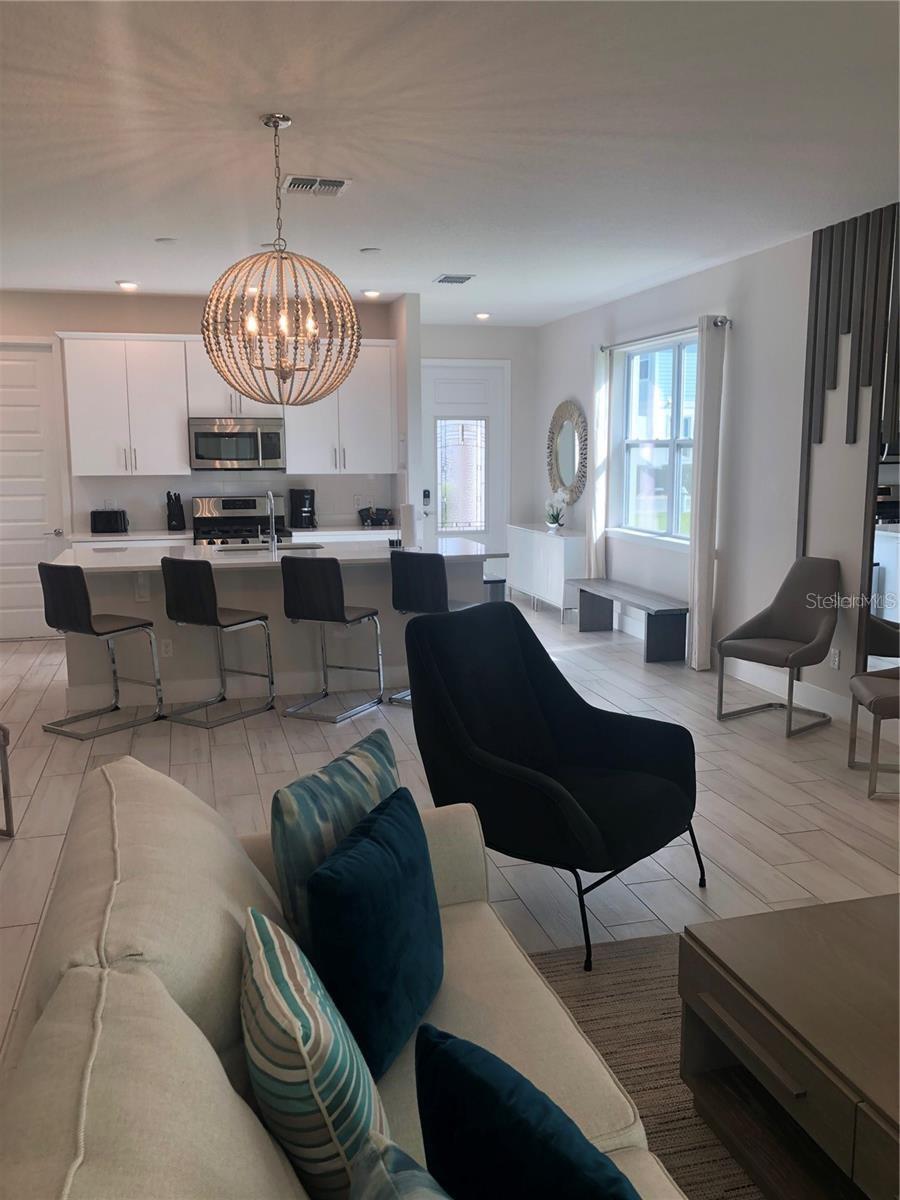 Image 5 of 45 For 820 Driving Range Court