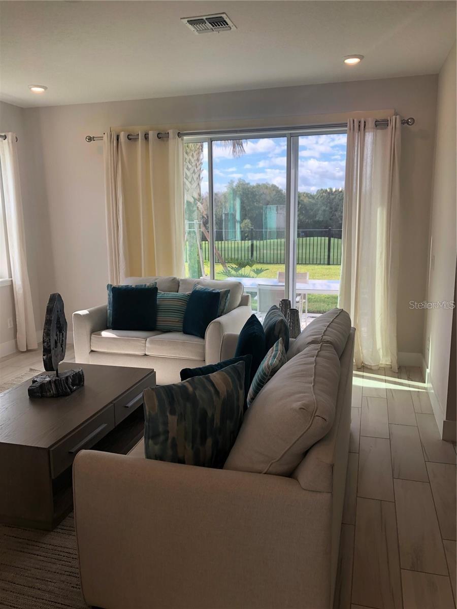 Image 7 of 45 For 820 Driving Range Court