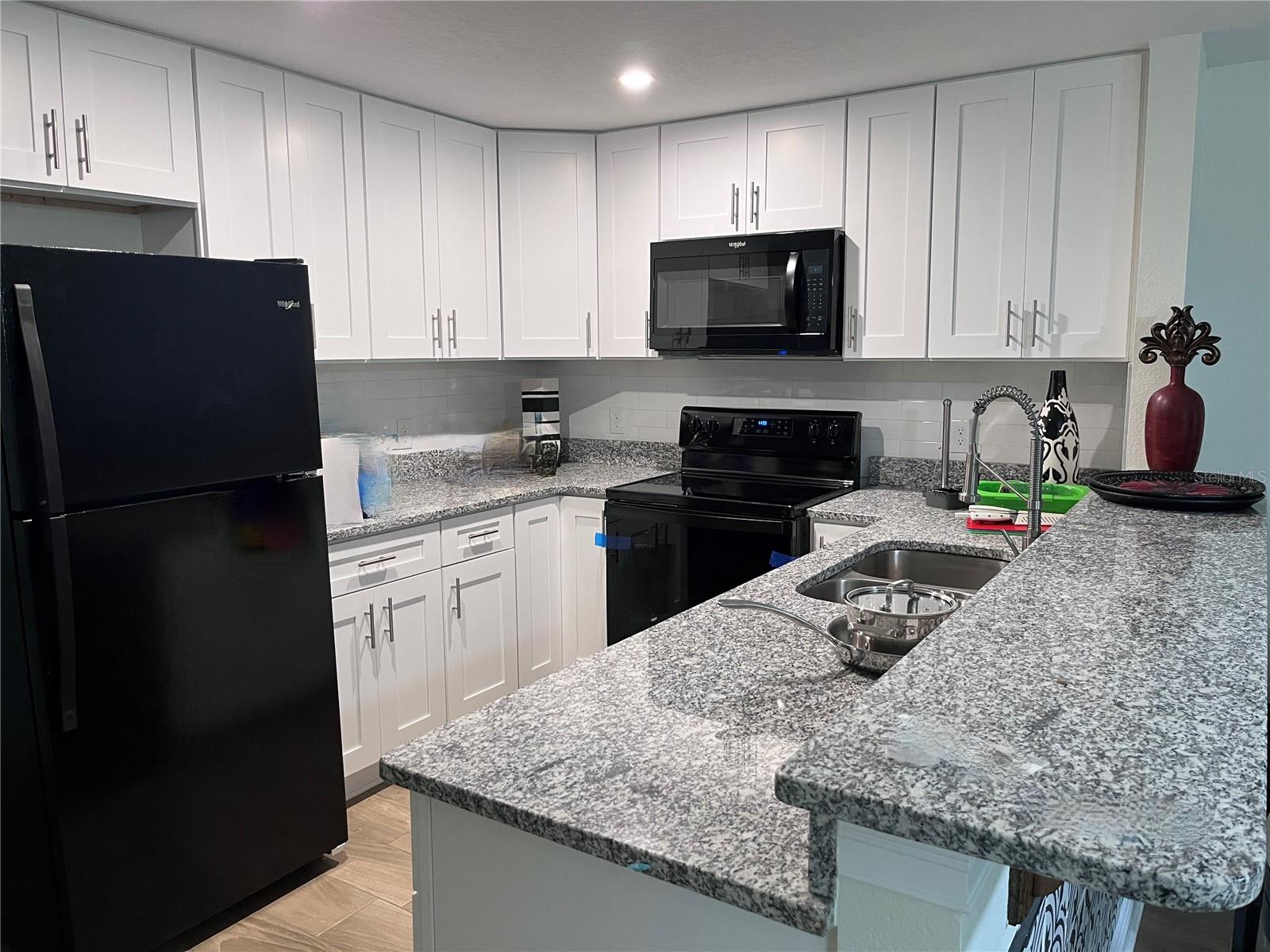 Image 4 of 14 For 1147 Mcdonald Avenue 201