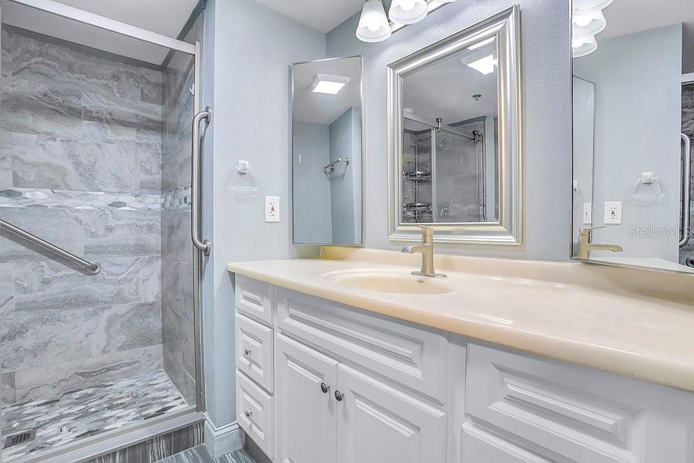 Image 16 of 35 For 1090 Michigan Street A