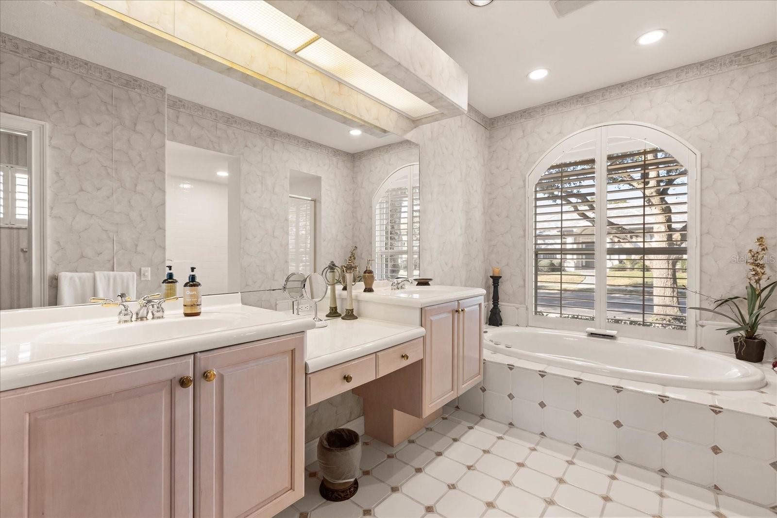 Image 31 of 42 For 253 Promenade Circle