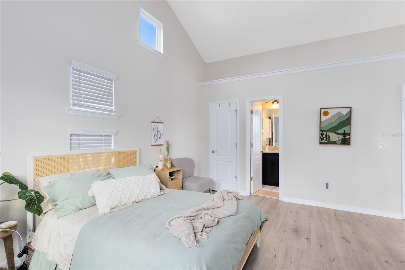 Image 10 of 29 For 8638 Omura Aly