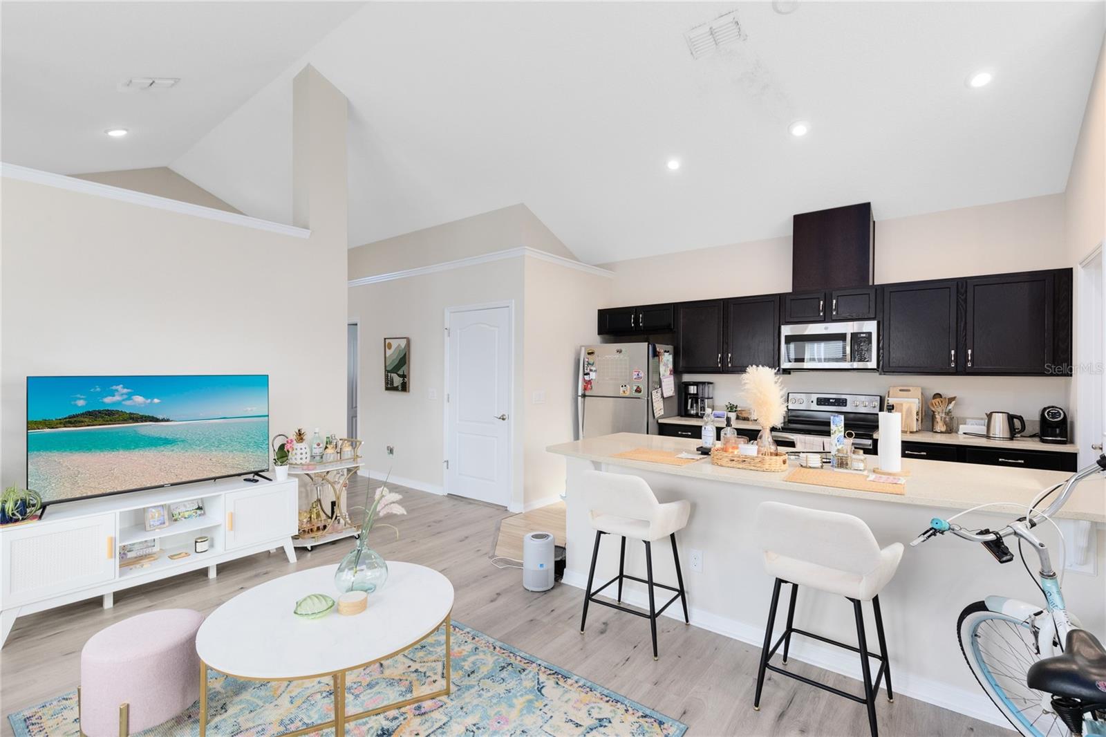 Image 3 of 29 For 8638 Omura Aly