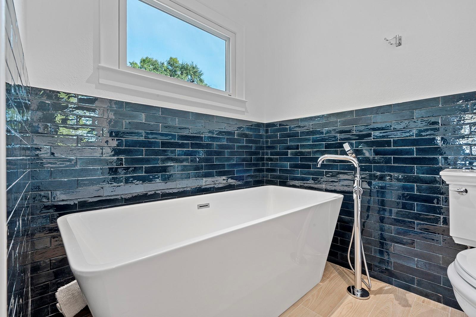 Image 19 of 26 For 1500 Harris Circle