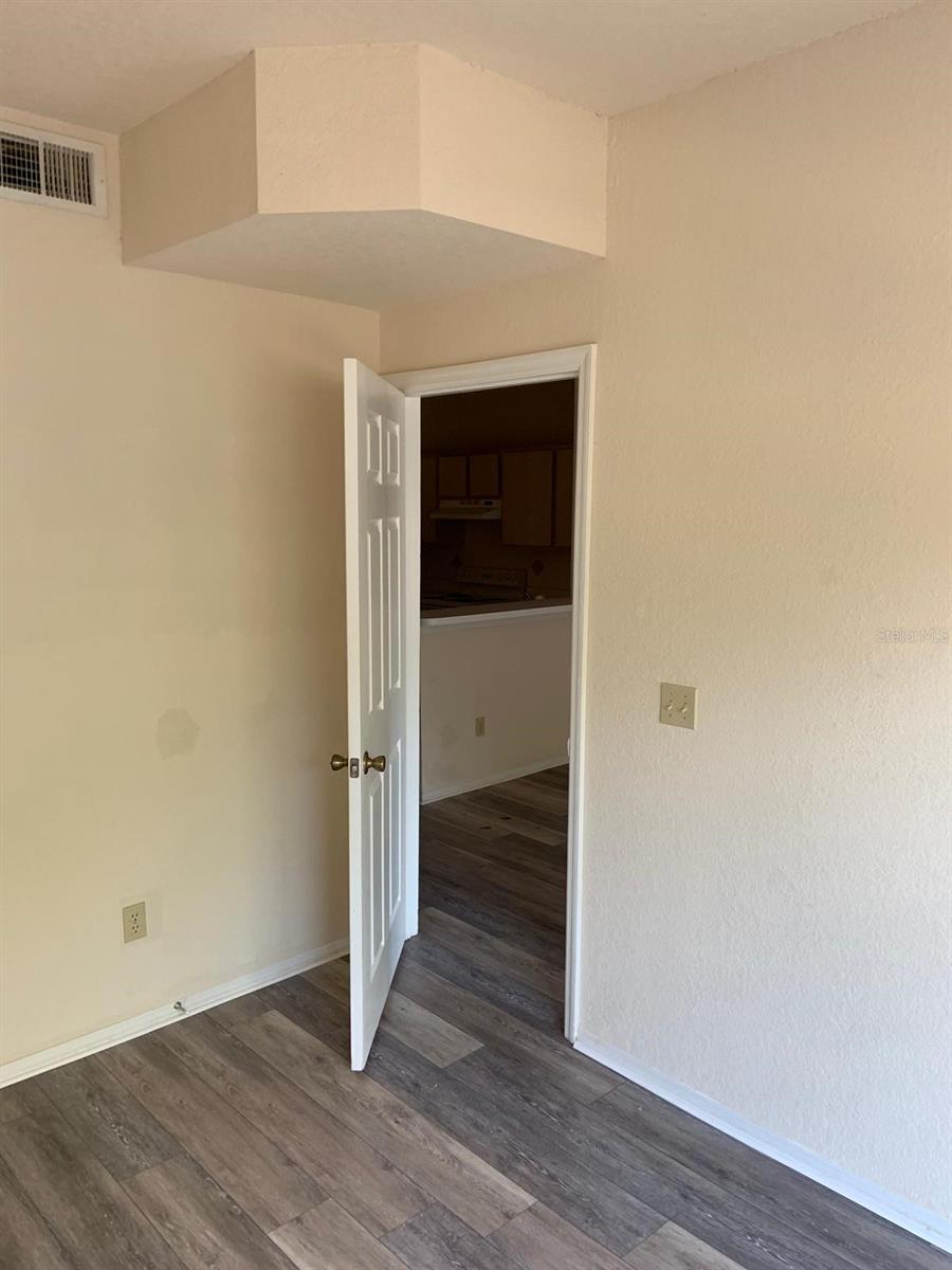 Image 9 of 28 For 831 Camargo Way 311