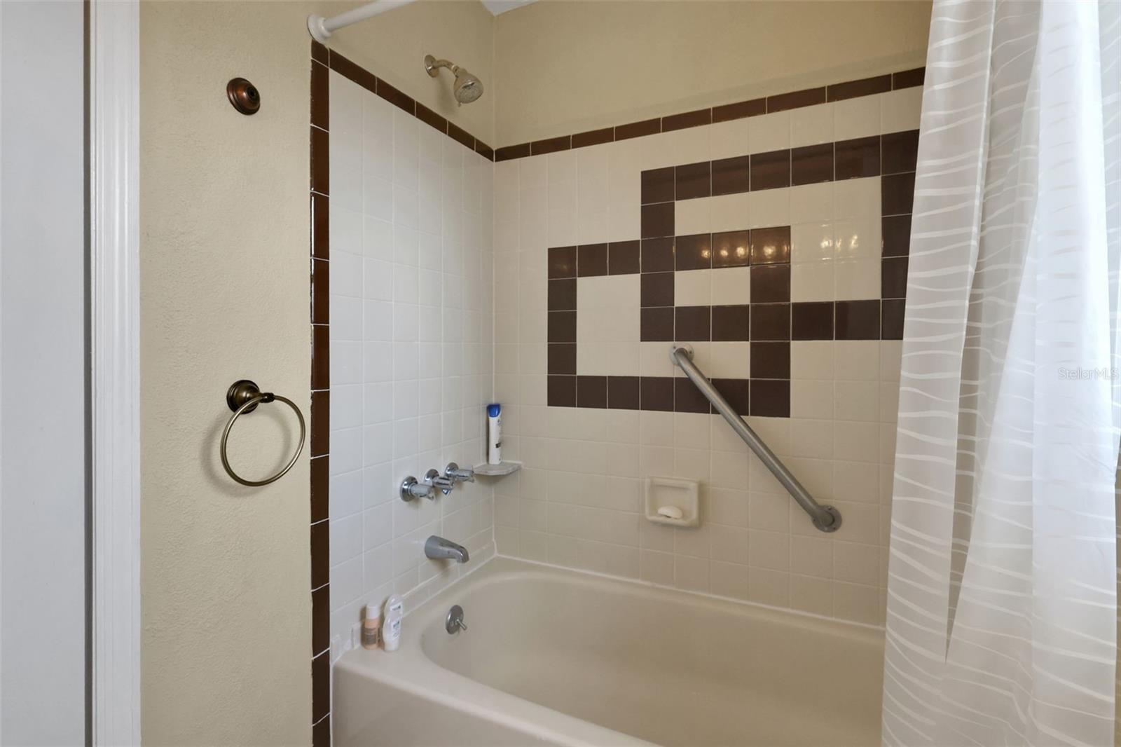 Image 26 of 41 For 105 Colina Place