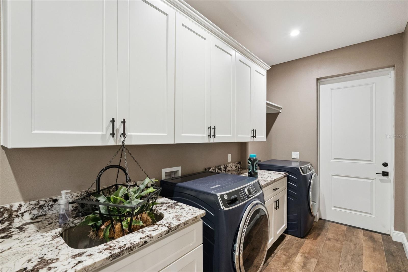 Image 22 of 60 For 160 Lush Lane