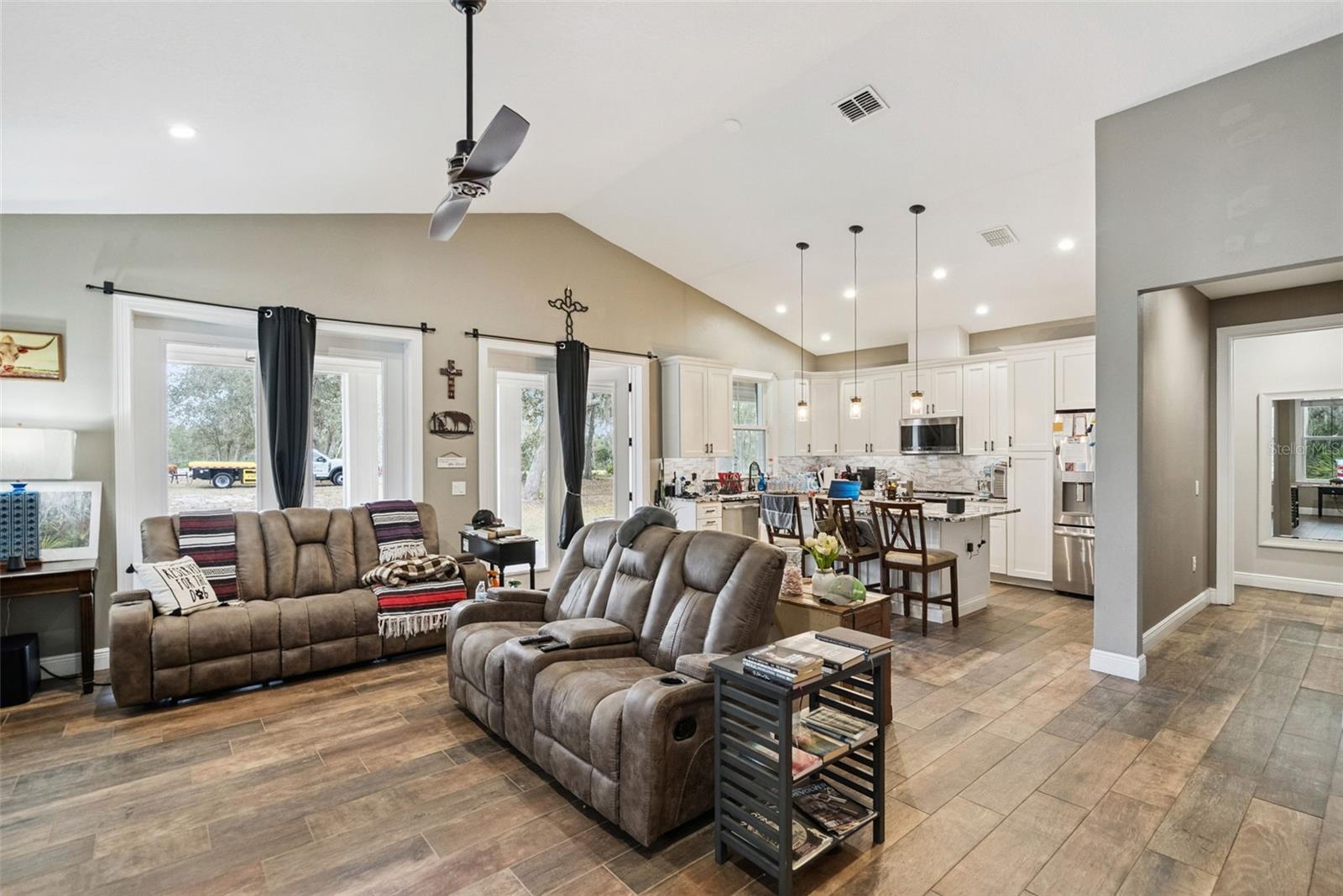 Image 8 of 60 For 160 Lush Lane