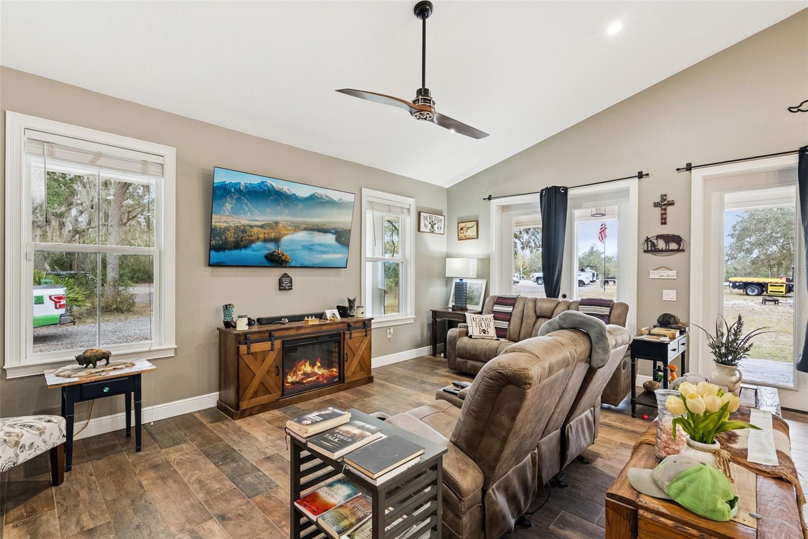 Image 9 of 60 For 160 Lush Lane