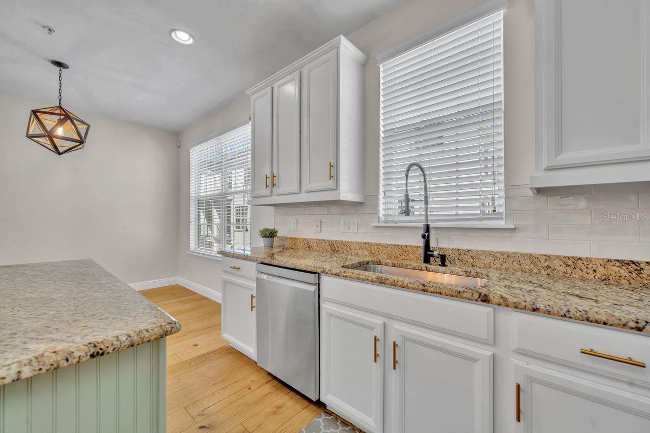 Image 11 of 36 For 2066 Brink Alley