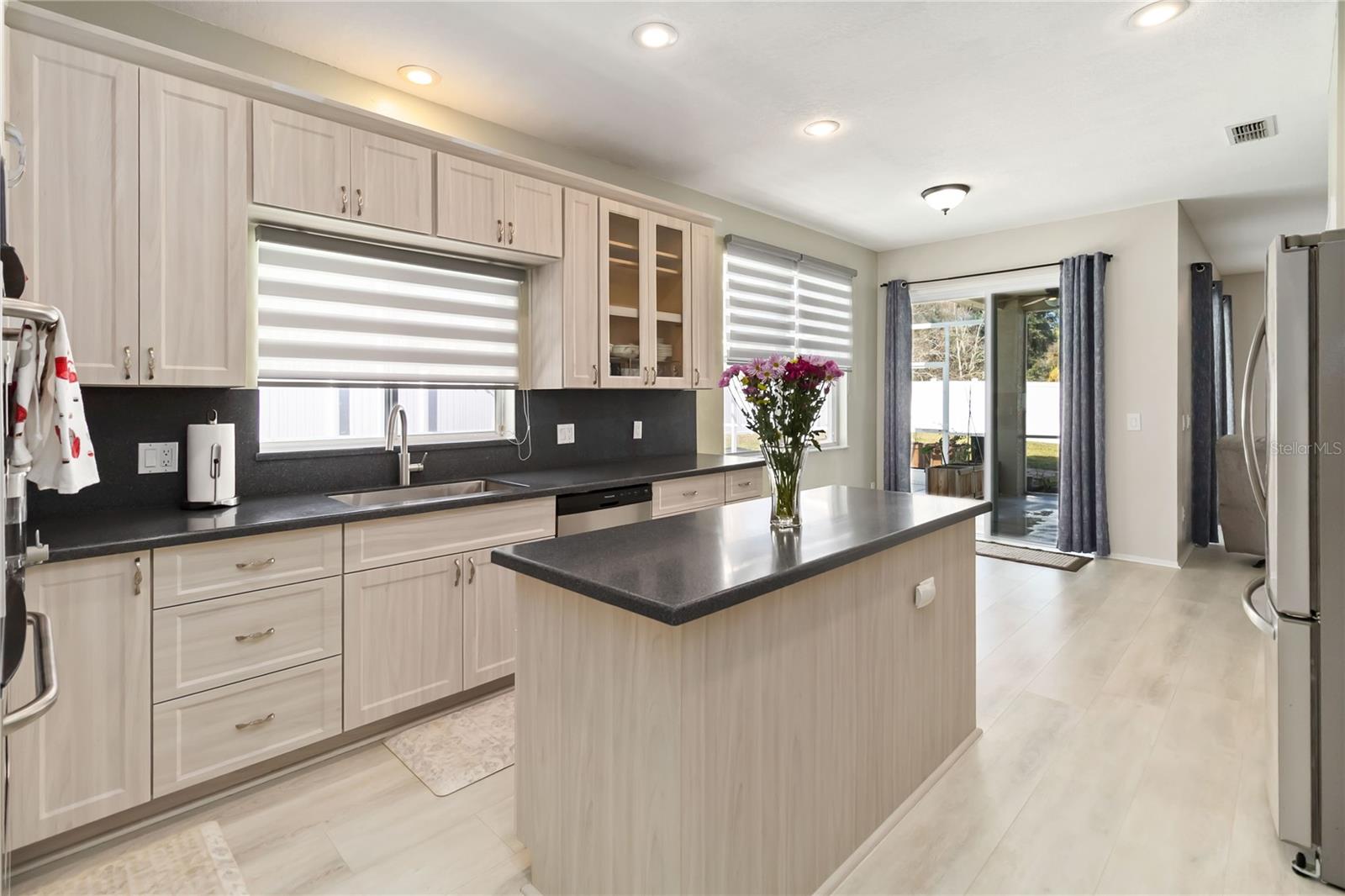 Image 11 of 39 For 13600 Bluemoon Court