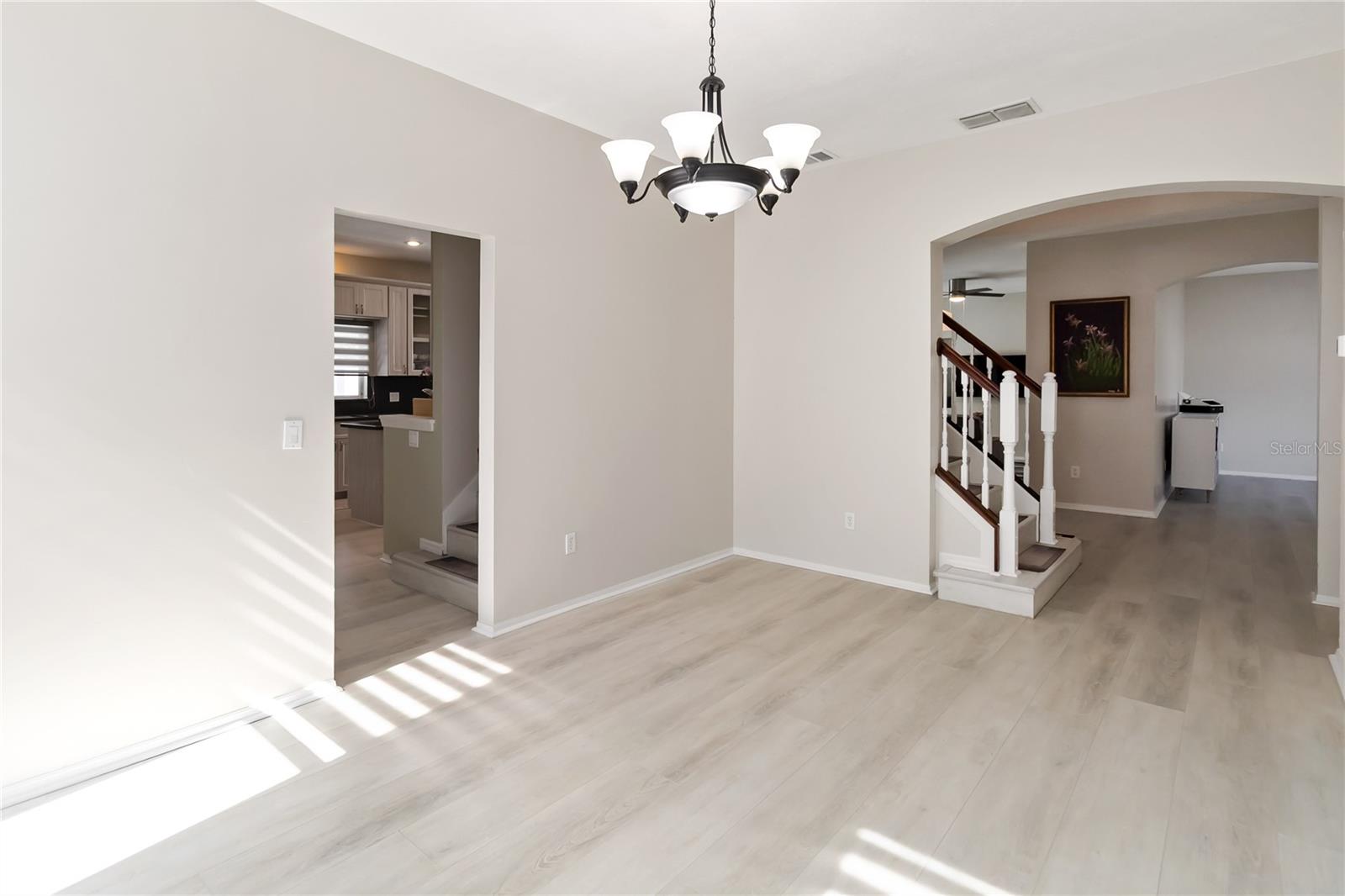 Image 13 of 39 For 13600 Bluemoon Court