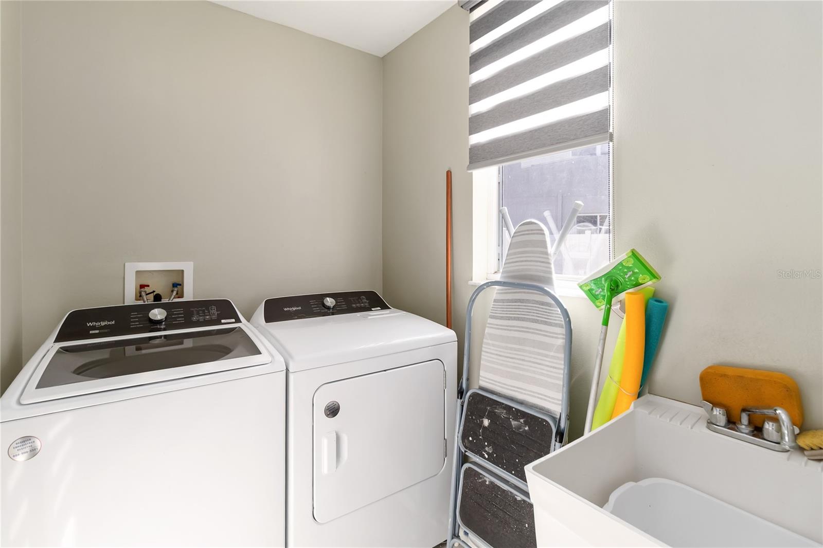 Image 16 of 39 For 13600 Bluemoon Court