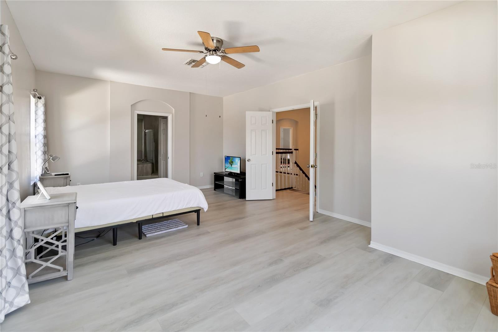 Image 18 of 39 For 13600 Bluemoon Court