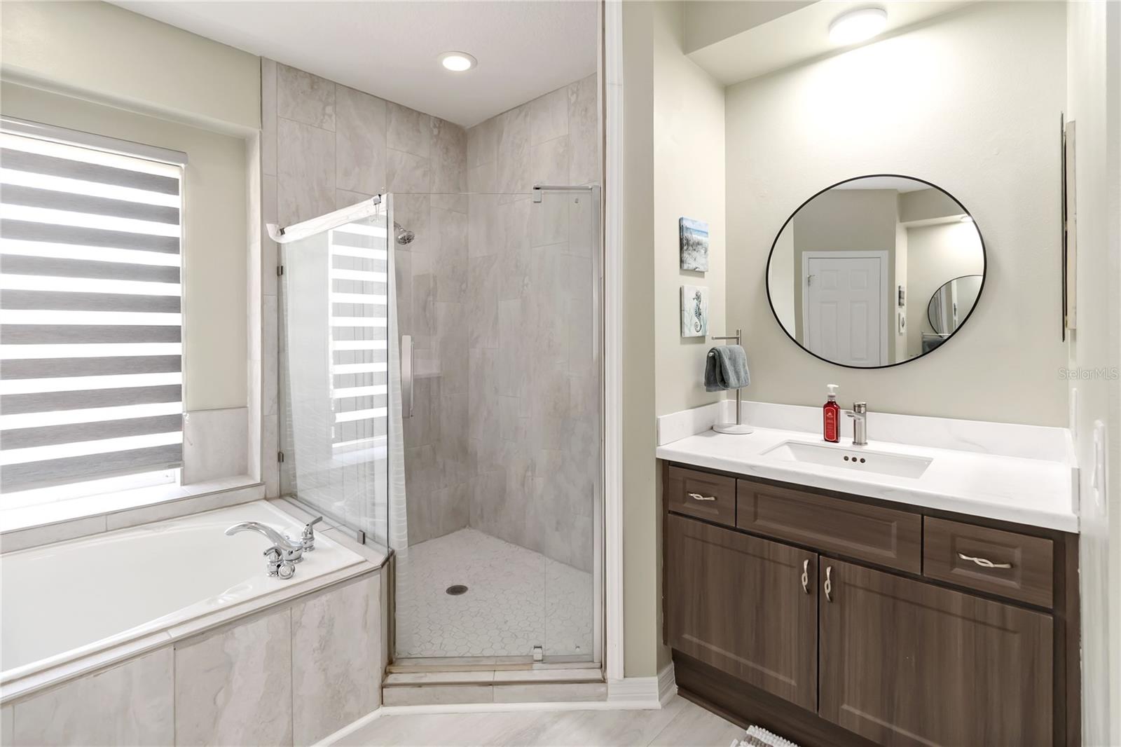 Image 20 of 39 For 13600 Bluemoon Court