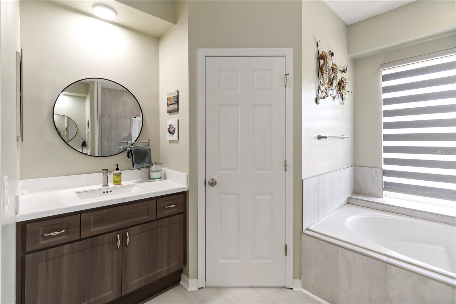 Image 21 of 39 For 13600 Bluemoon Court