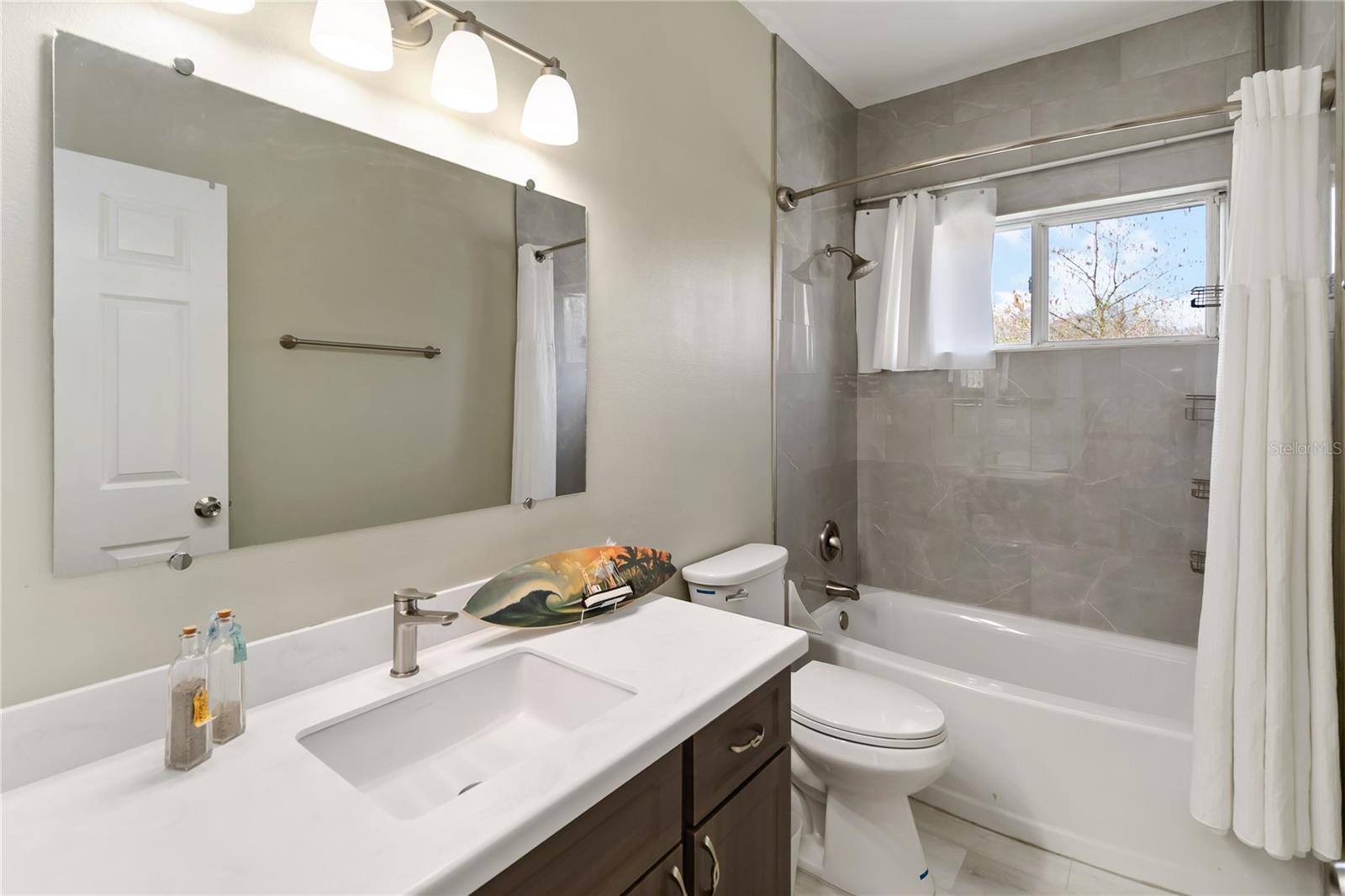 Image 23 of 39 For 13600 Bluemoon Court