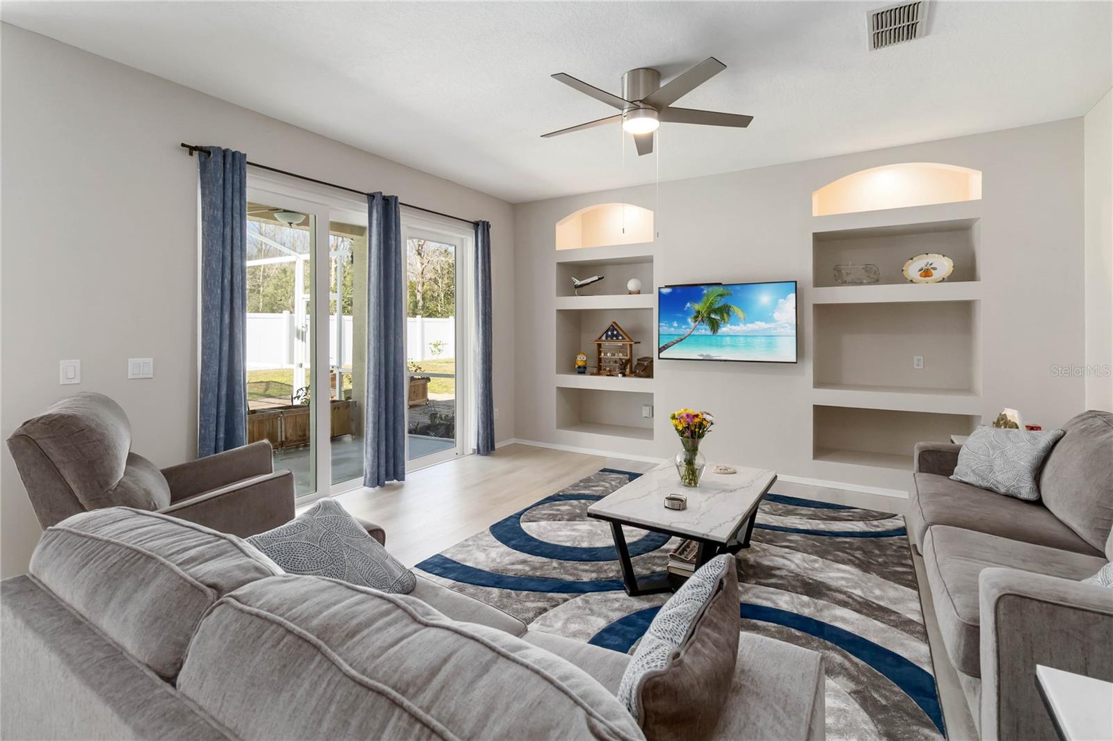 Image 8 of 39 For 13600 Bluemoon Court