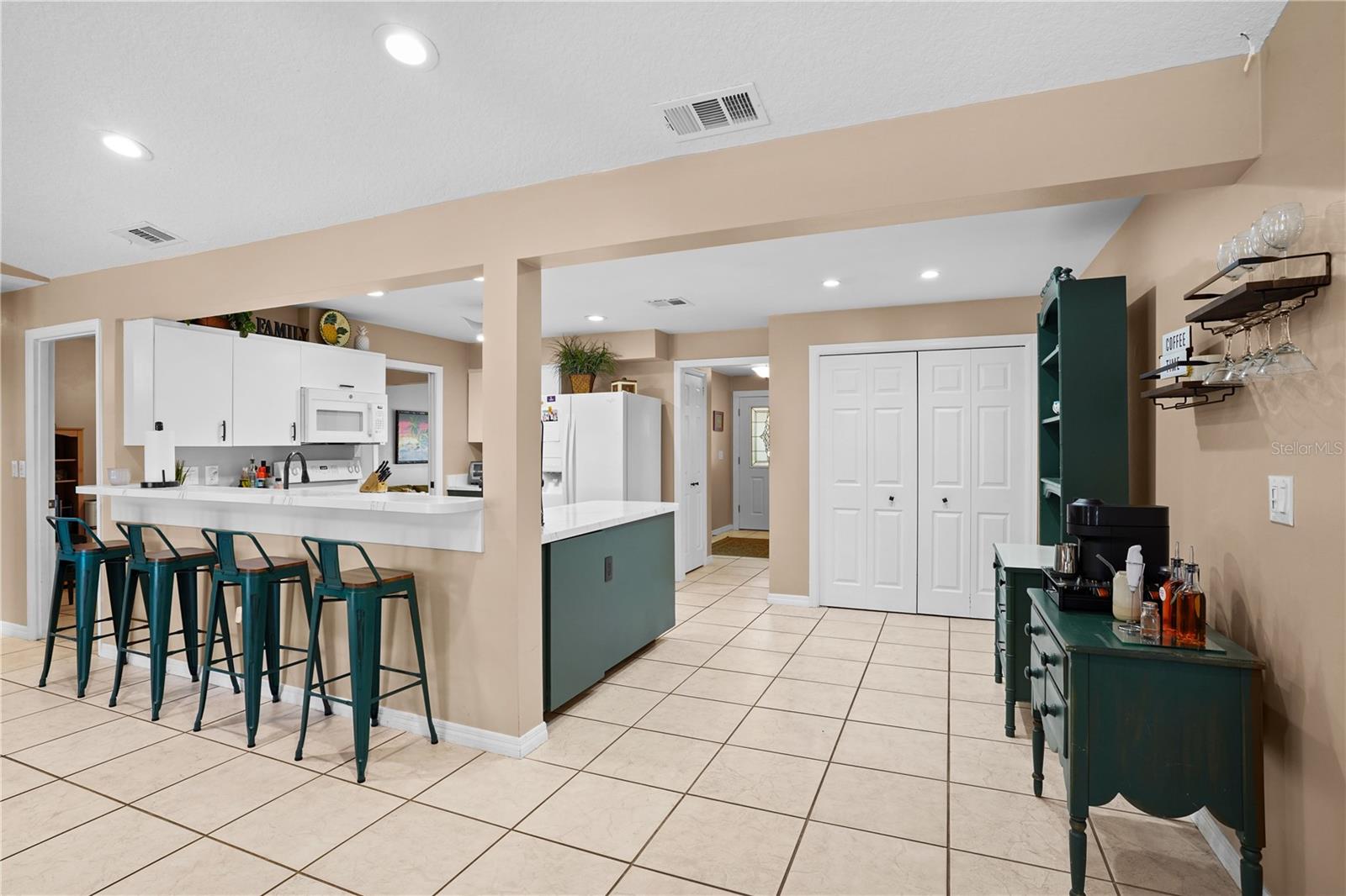 Image 11 of 48 For 157 Harrogate Court