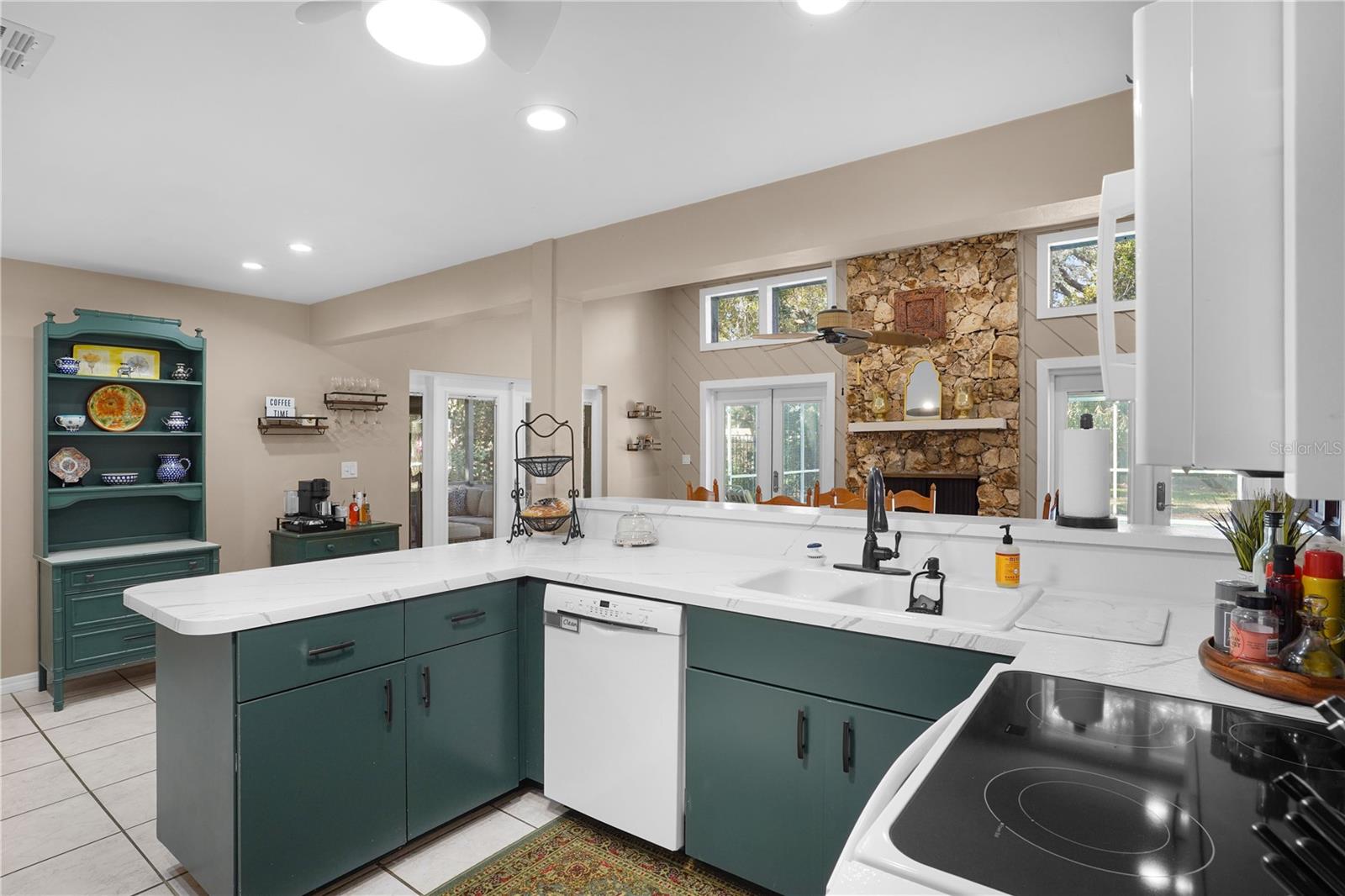 Image 14 of 48 For 157 Harrogate Court