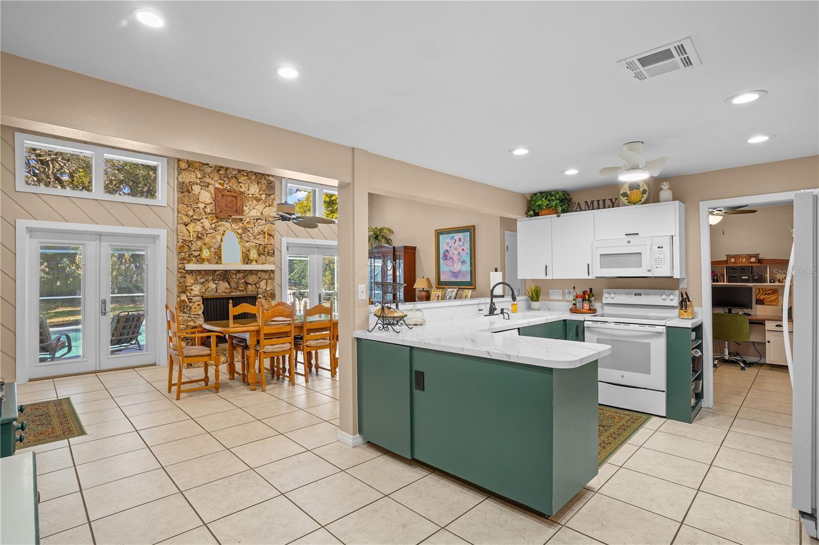 Image 7 of 48 For 157 Harrogate Court